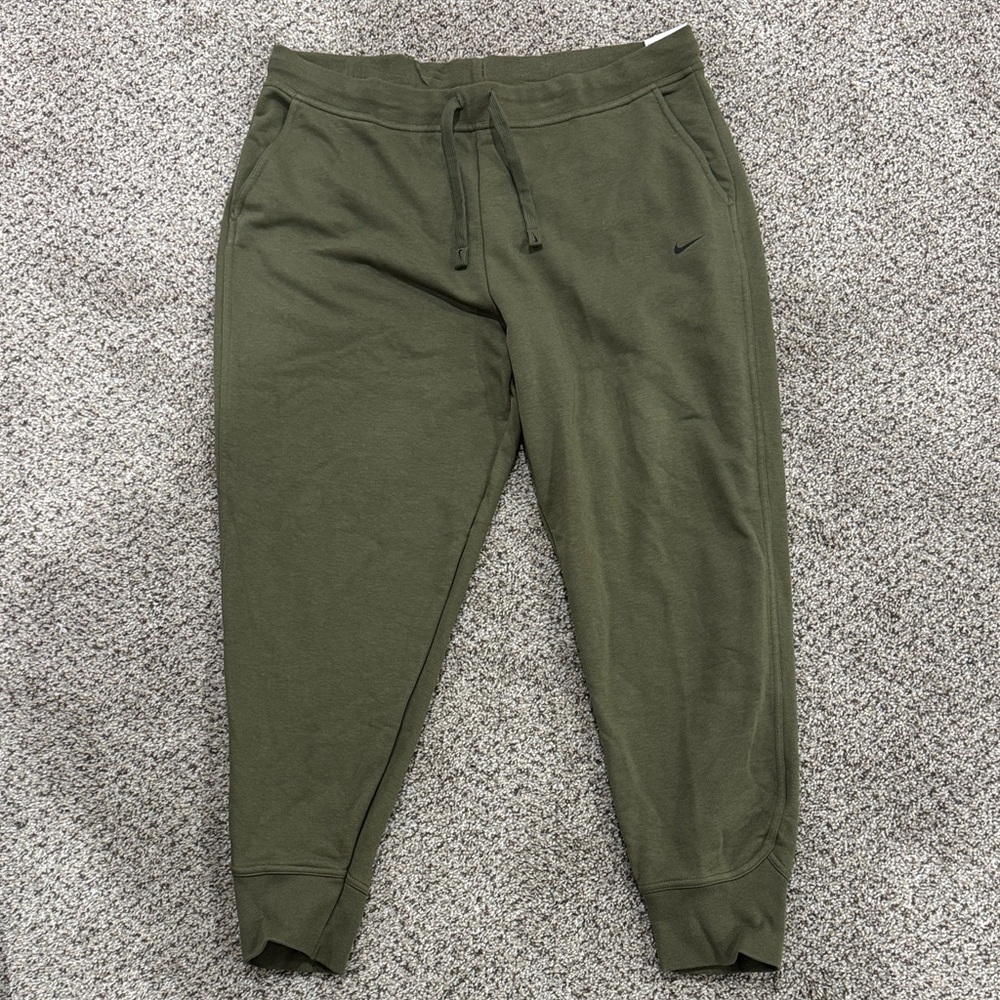 NWT Nike green pants - Picture 3 of 6